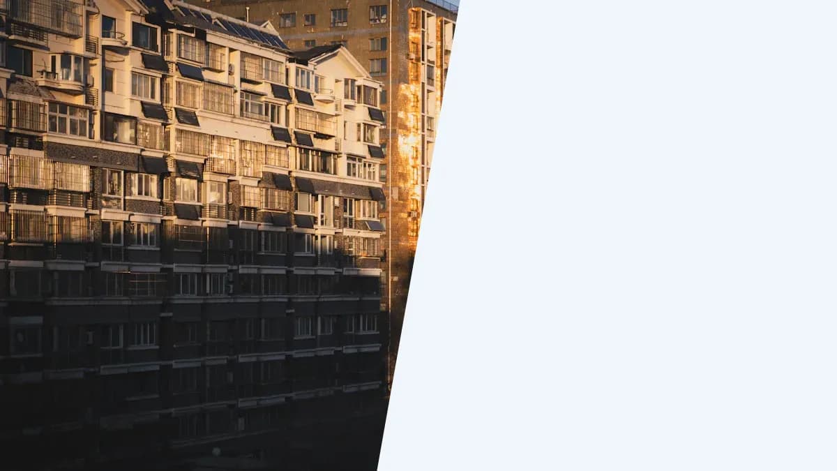 Should an Oleh Earning Dollars Take a Foreign-Currency Mortgage Track?